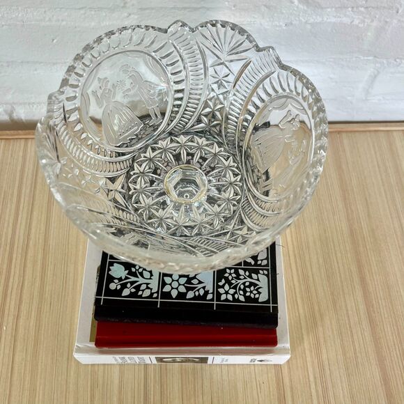 Vintage Crystal Pedestal Bowl, Early 20th Century "Couple With Flowers" - Picture 6 of 8